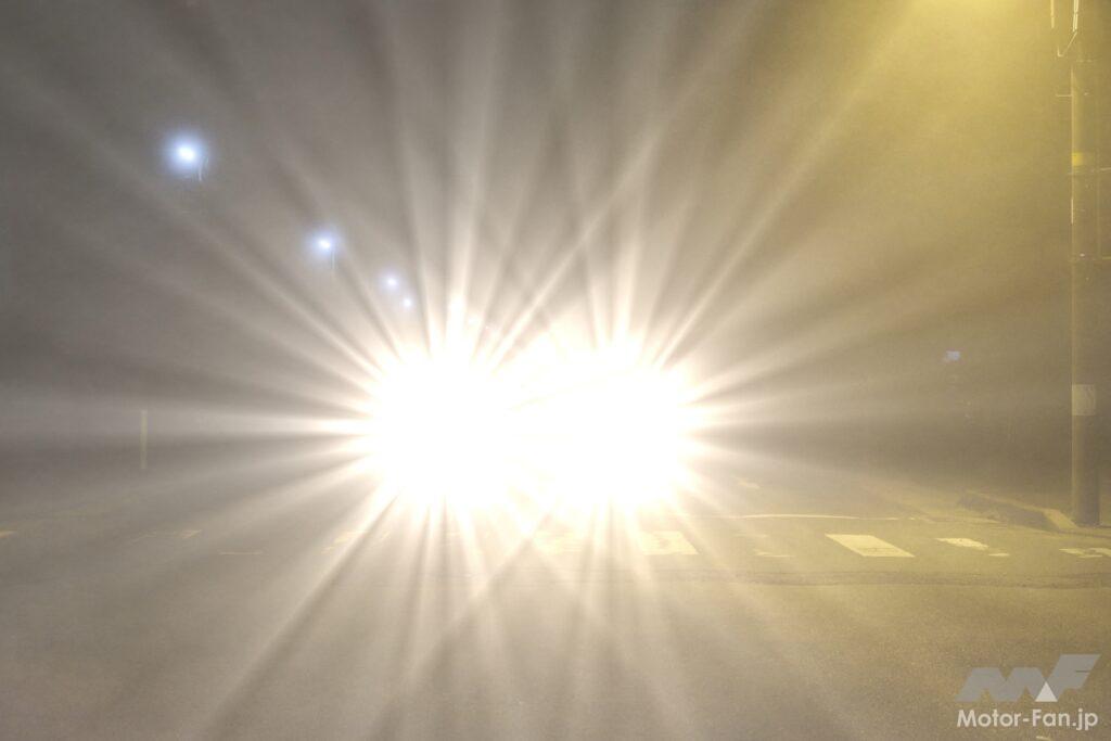 光量の多い対向車