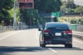 高速道路の白い破線