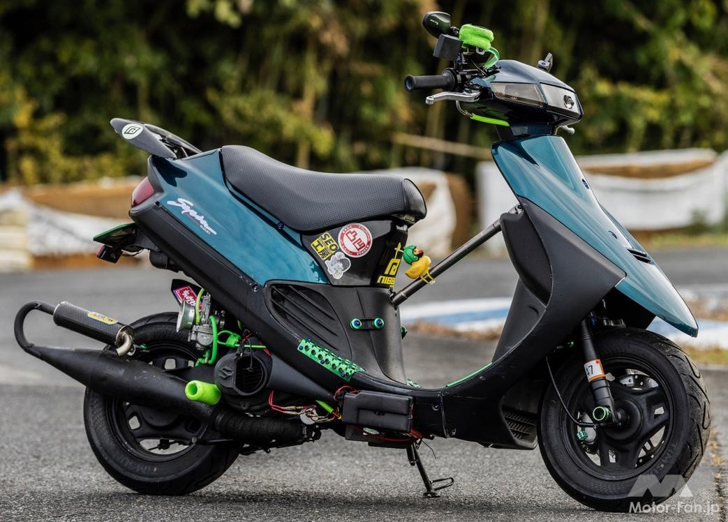 エンジンやエクステリアにV100用パーツを流用するセピアカスタム！