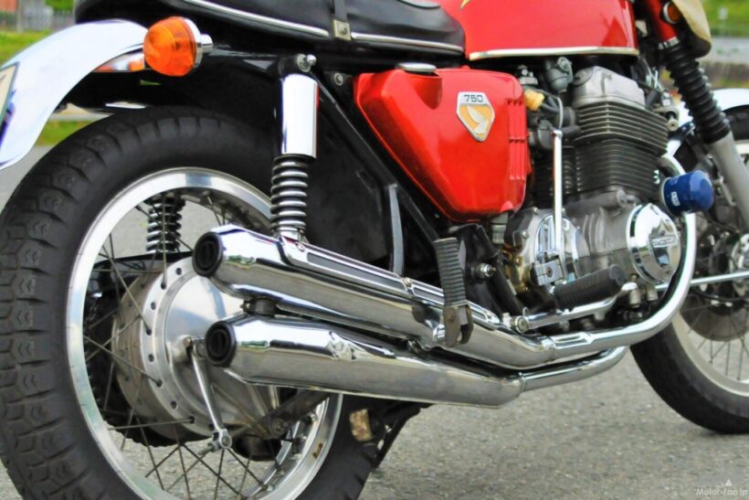 バイクのマフラー