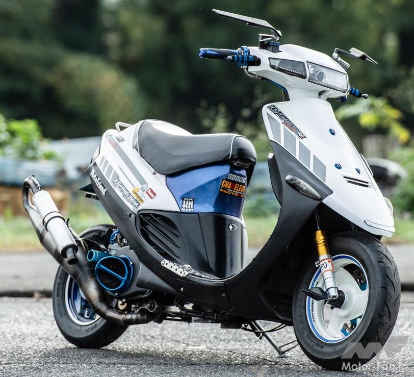 セピアとセピアZZのパーツを流用使用。エンジンはボアアップされたV100 セピアとセピアZZのパーツを流用使用。エンジンはボアアップされたV100