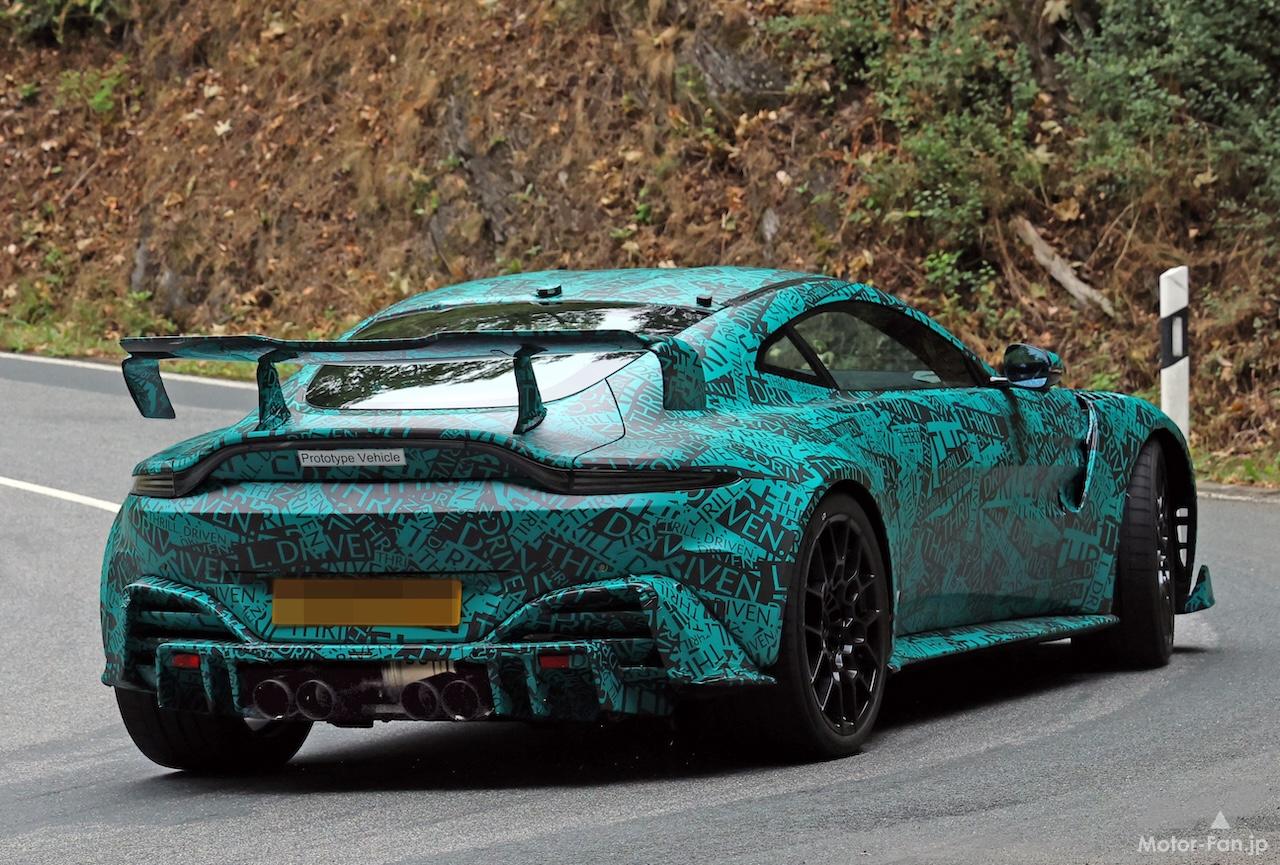 大型リヤウィングが物語る700ps超え確実の“911 GT3キラー