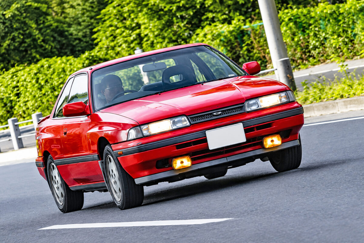 「バブル期のマツダ、凄すぎ！」スーパーSSサス＋電子制御4WS搭載のカペラC2最終型を味わう