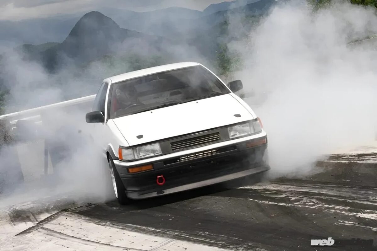 「世にも珍しいハチロクの直線番長!?」400馬力の1JZターボをオートマで操る怪物AE86！