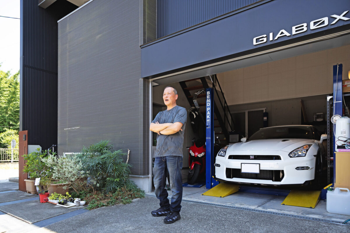 「朝起きればR35GT-Rが見える」愛車と暮らすために家を建てた男の熱きガレージライフ