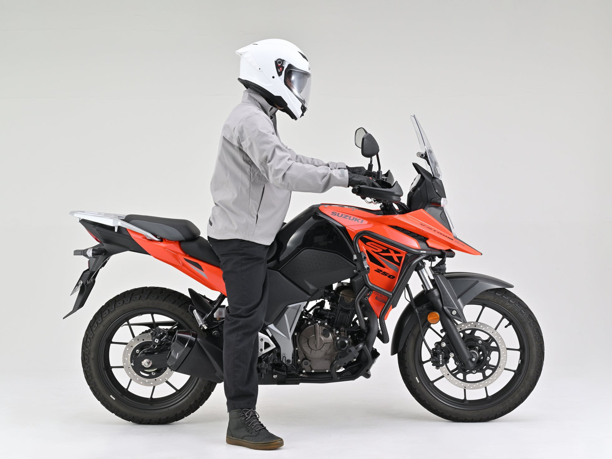 V-ストローム250SX　2022年～　ローシート 25mmダウン Vストローム250SX用ローダウンシート発売！ 約25mmダウンで足つき性と