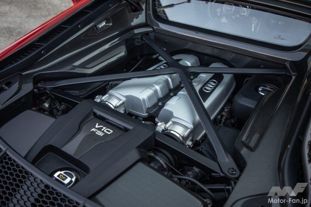 ミッドに搭載された5.2リッターV10自然吸気エンジンは620PSを発生。