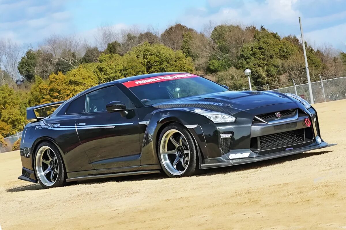 「時空が歪むほどの加速力!?」1200馬力の怪物R35GT-R、衝撃の実力を完全公開！