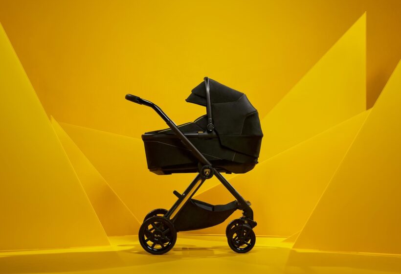 ランボルギーニとシルバークロスがコラボした「リーフ AL ジャッロ」。