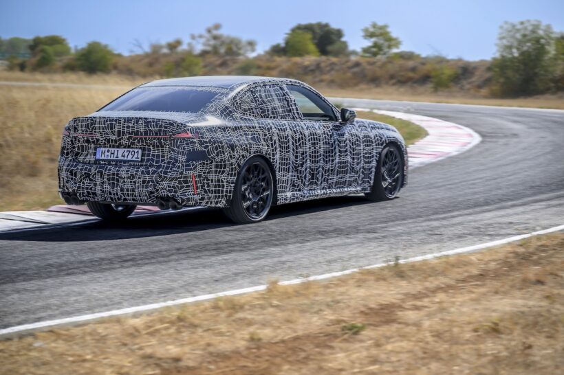 南フランス・ミラマで最終テストを行う、内燃機関搭載「BMW 3シリーズ」。