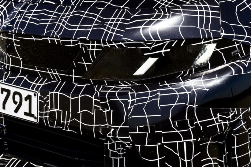 南フランス・ミラマで最終テストを行う、内燃機関搭載「BMW 3シリーズ」。