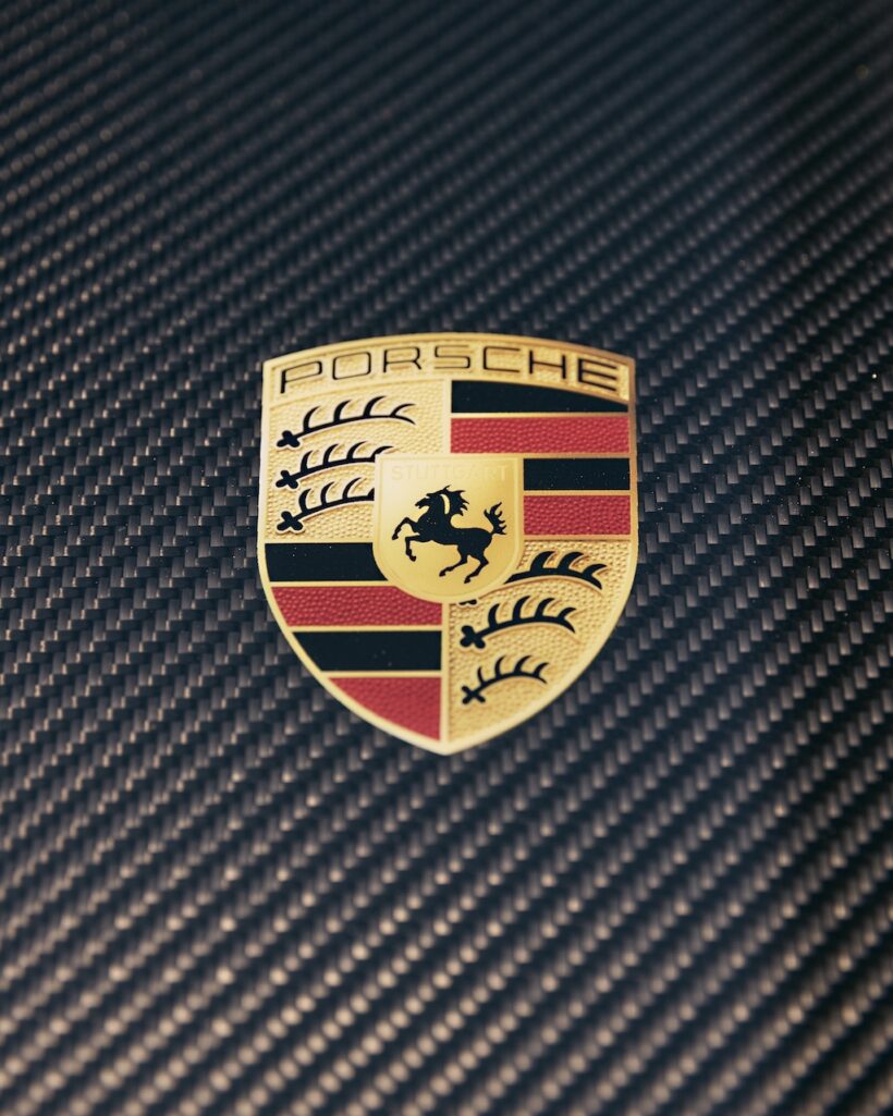レオン・バルディンガーは、自身のポルシェ 911 GT3 RSと同じ仕様のロードバイクを作り上げた。