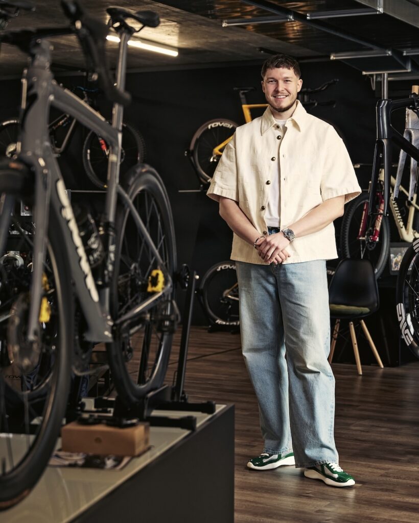 ダウンヒルでスイス代表経験を持つレオン・バルディンガーは、自転車と同じように、ポルシェを深く愛し続けてきた。