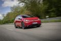 「フォルクスワーゲン ID.3 GTI」の走行シーン。