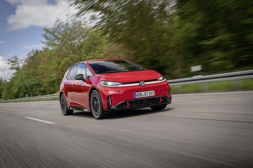 「フォルクスワーゲン ID.3 GTI」の走行シーン。