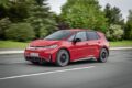 「フォルクスワーゲン ID.3 GTI」の走行シーン。