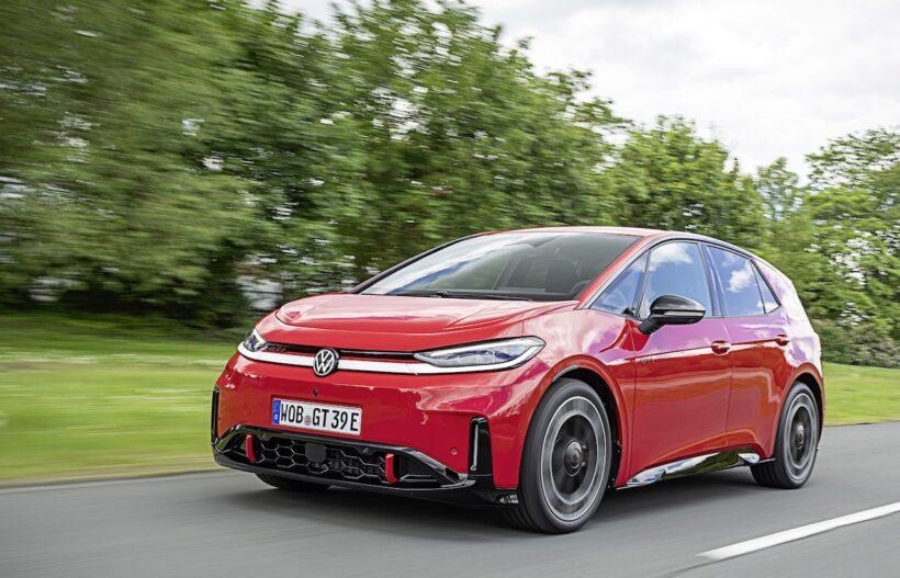 「フォルクスワーゲン ID.3 GTI」の走行シーン。