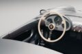 電動ミニチュアカー「ポルシェ 550 J」のコクピット。