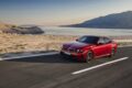 新型「BMW 3シリーズ」内燃機関搭載モデルの走行シーン。