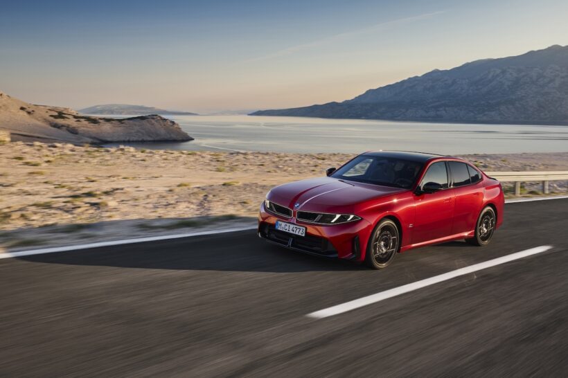 新型「BMW 3シリーズ」内燃機関搭載モデルの走行シーン。