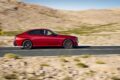 新型「BMW 3シリーズ」内燃機関搭載モデルの走行シーン。