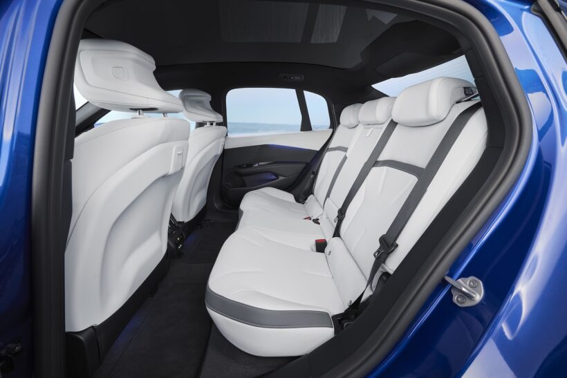 新型「BMW i3」内燃機関搭載モデルのインテリア。