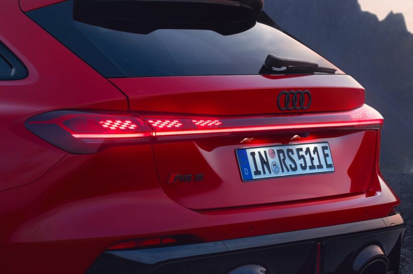 「アウディ RS 5 アンバト」のエクステリア。