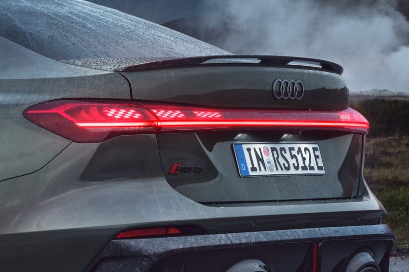 「アウディ RS 5」のエクステリア。