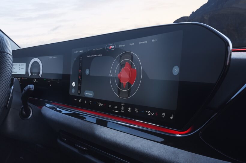 「アウディ RS 5 アンバト」のインテリア。