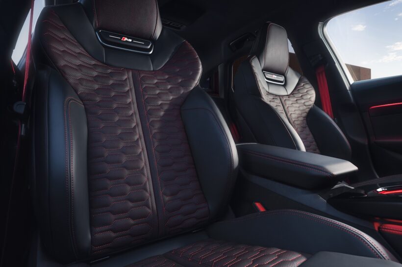 「アウディ RS 5 アンバト」のインテリア。