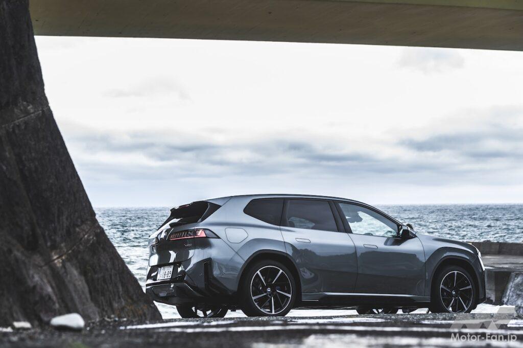 BMW iX3。フラッシュサーフェスドアハンドルを採用。