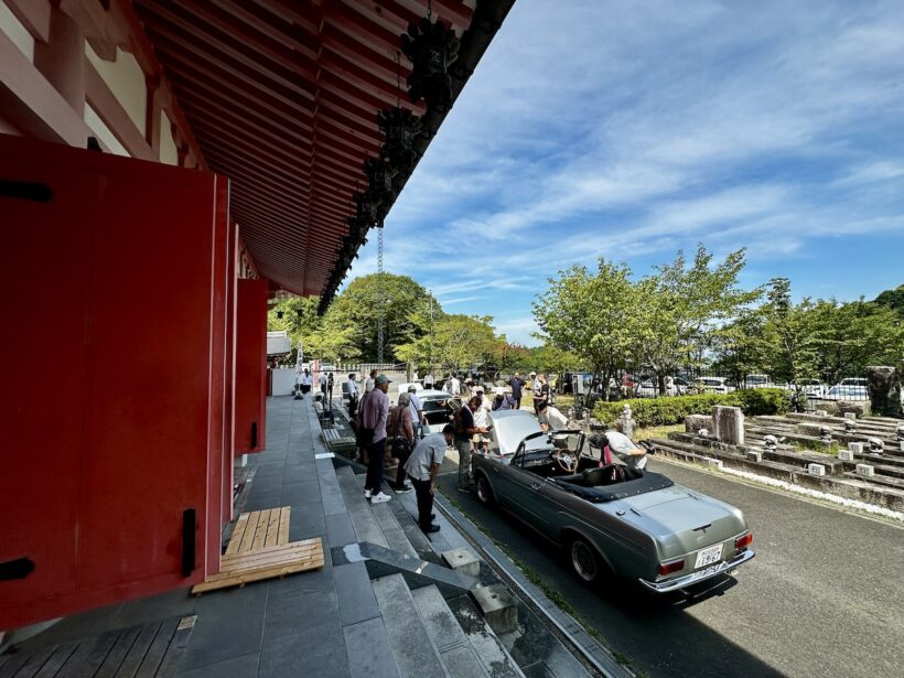 奈良・壺阪寺にて。