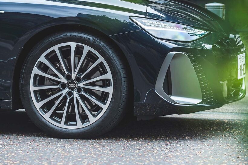 3台の中で唯一のガソリン車であるA6。272PSを発揮する2.0リッター直4ターボを搭載する。試乗車は20インチのコンチネンタル・エココンタクト6Qを装着していた。