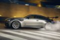 「メルセデス AMG CLE 646 シュペツィアルアンフェルティグング」の走行シーン。