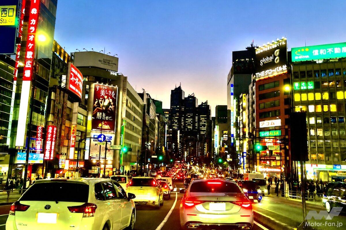 「すり抜け＝即違反」じゃない！ でも走り方次第ではアウト!? バイク通勤で知っておきたい注意点【自動車保険】