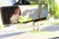 運転する女性