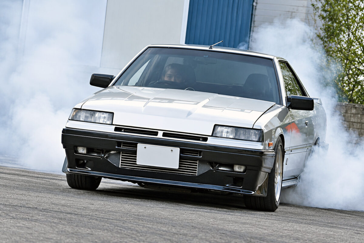 「よみがえる“鉄仮面”伝説」当時仕様のDR30スカイラインが放つ400馬力の咆哮！