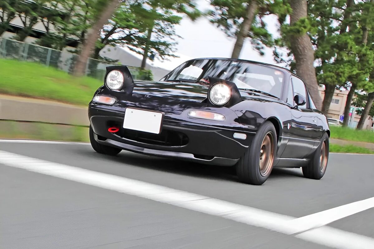 「マツダ公認の“夢工房”M2が生んだ傑作」300台限定のロードスター“M2 1028”に乗った！