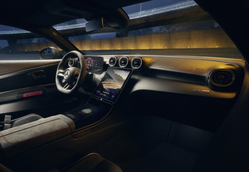 「メルセデス AMG CLE 646 シュペツィアルアンフェルティグング」のコクピット。