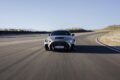 「メルセデス AMG CLE 646 シュペツィアルアンフェルティグング」の走行シーン。
