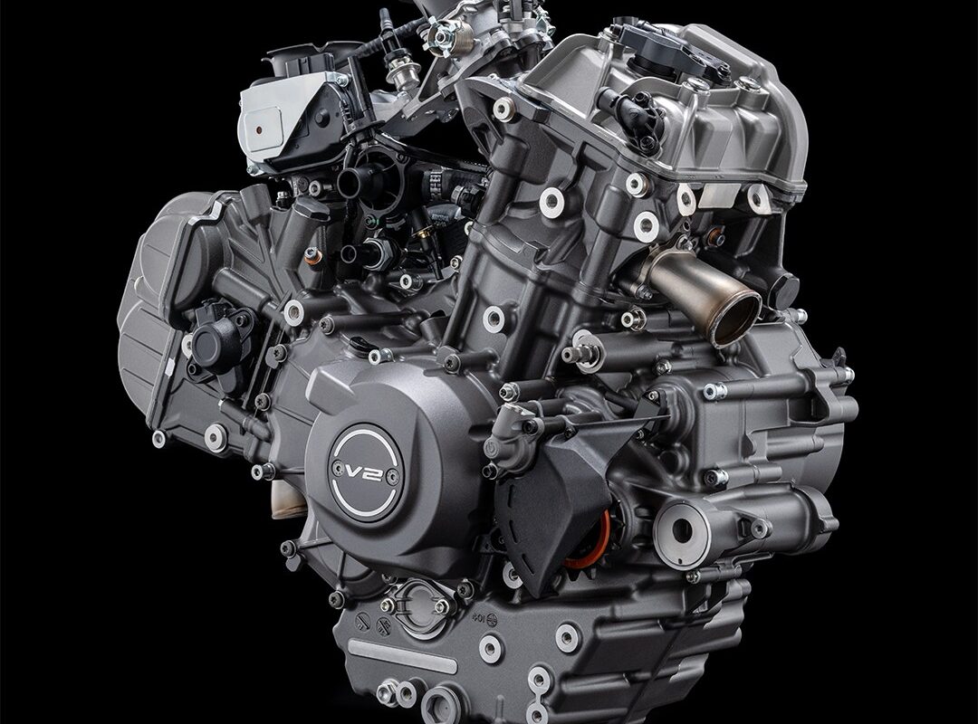 ドゥカティの新型モデルは890cc V2モデル。Hypermotard V2 SP＆DesertX！890ccが9月12日発売