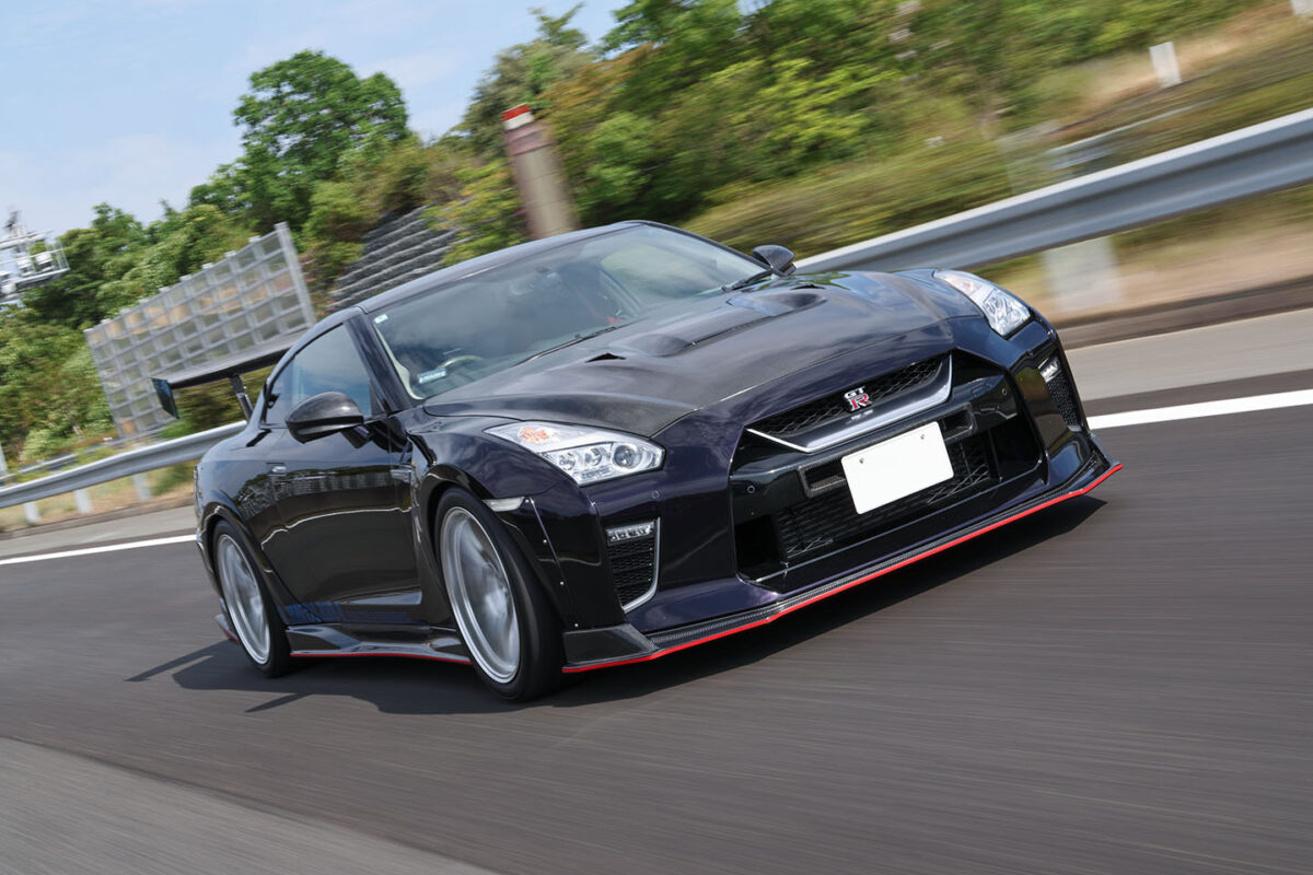 「家族のためにミニバンを買ったら…」なぜか1044馬力のR35GT-Rに乗ることになった男の物語