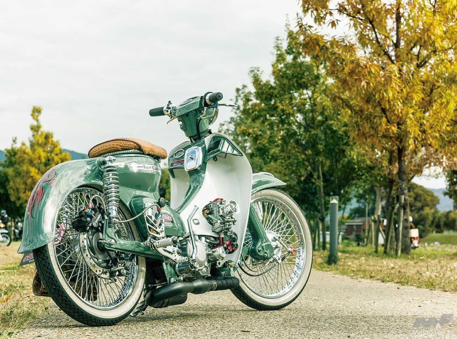 昭和を名作“カモメ”カブがショーモデル級に大変身！ 110cc化＆ワイヤー