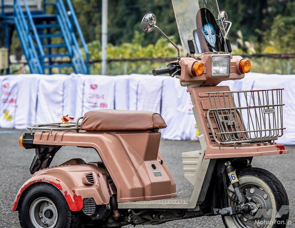 スクリーンのステッカーが遊び心満点で個性的なジャイロX【HONDA GYRO X】
