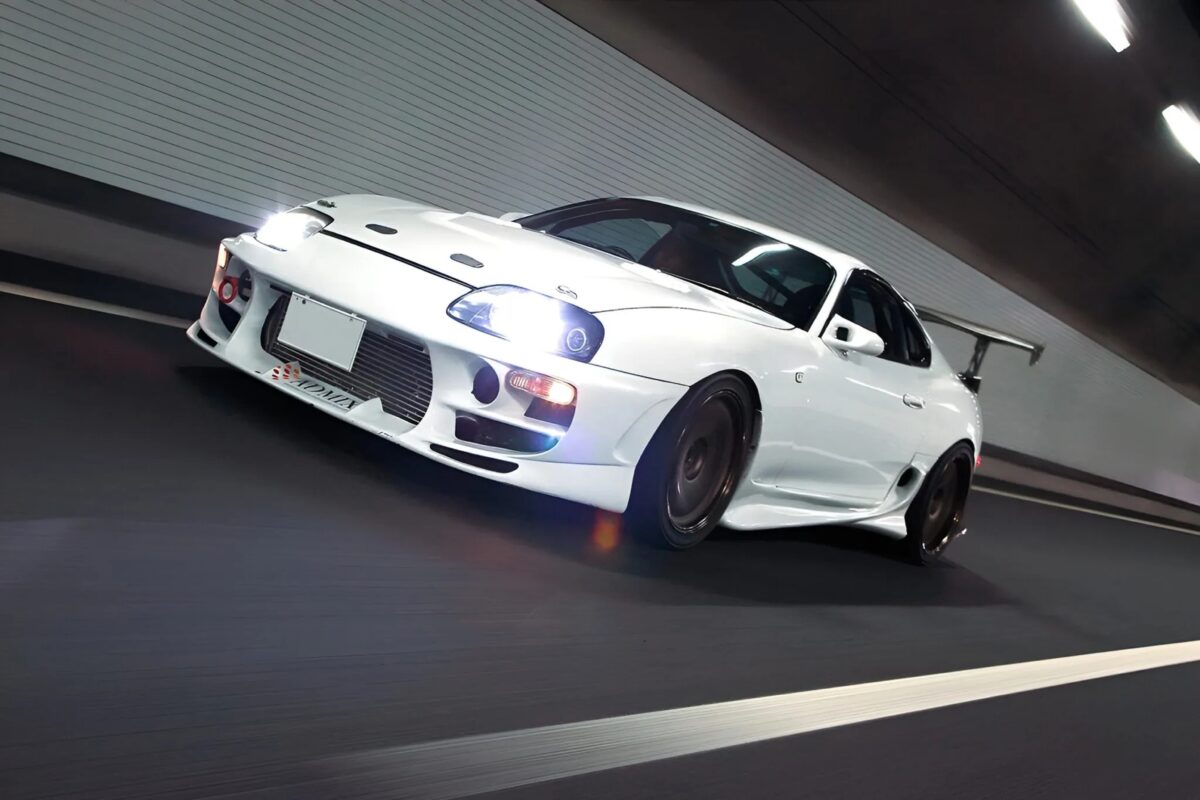「ポルシェやGT-Rを沈める推進力！」700馬力が炸裂、JZA80スープラ神話は終わらない