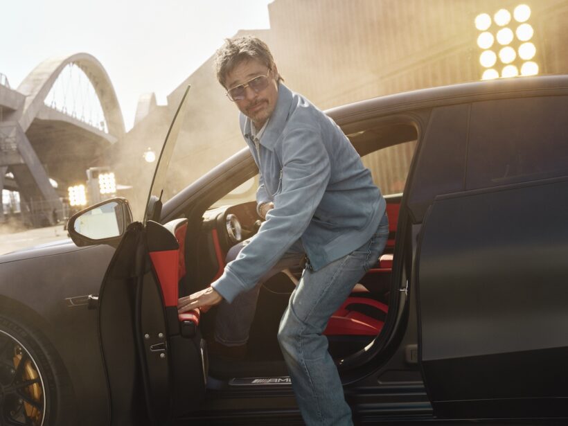 「メルセデス AMG GT 4ドアクーペ」をドライブした、ブラッド・ピット。