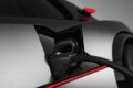 フル電動スポーツ「プジョー E-T16 E-T16 コンセプト」の充電シーン。