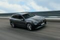AMG初のフル電動SUV「メルセデス AMG GT SUV」の走行シーン。
