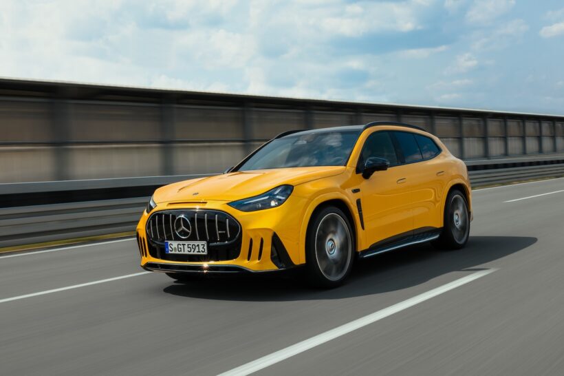 AMG初のフル電動SUV「メルセデス AMG GT SUV」の走行シーン。