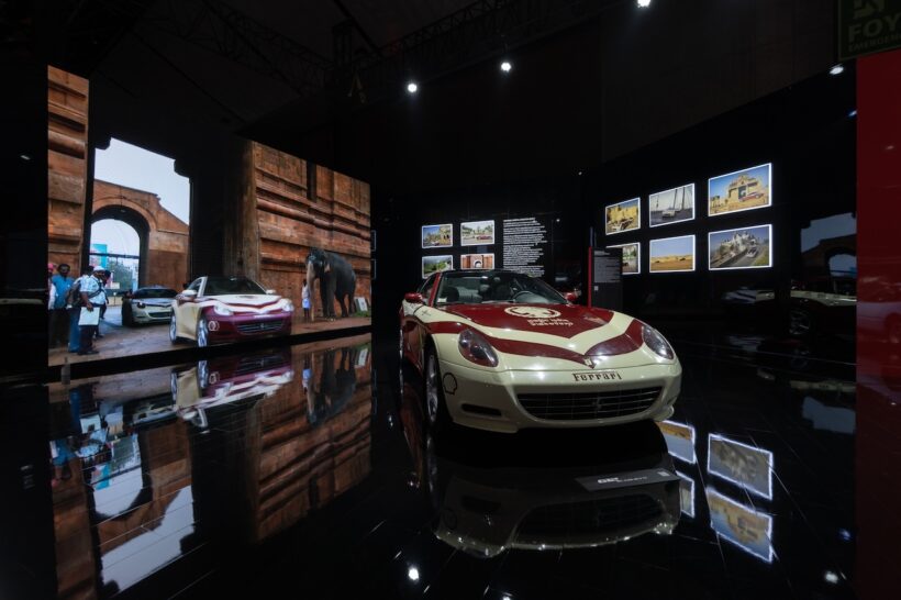 インドのニューデリーで開催された没入型イベント「ウニベルソ・フェラーリ」。